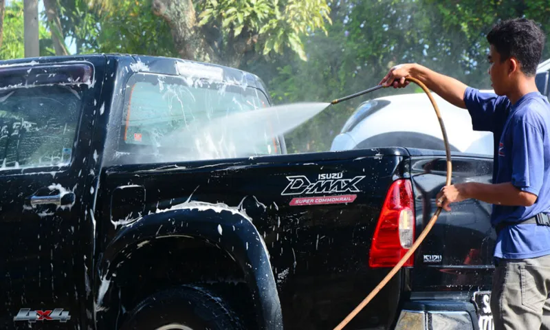 can you wash truck with tonneau cover