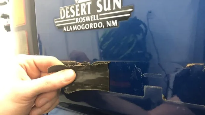 how to remove dealer decal from car