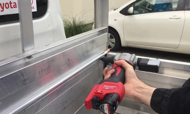 how to stretch a tonneau cover