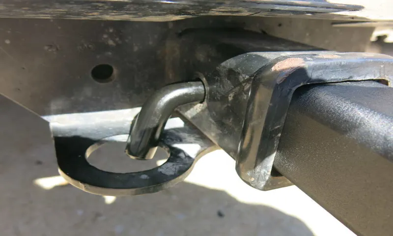 how to use a hitch pin