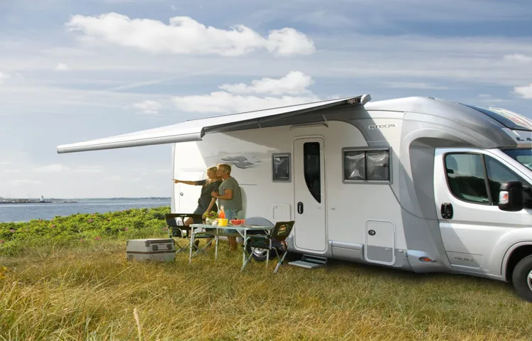 how to manually close an electric rv awning