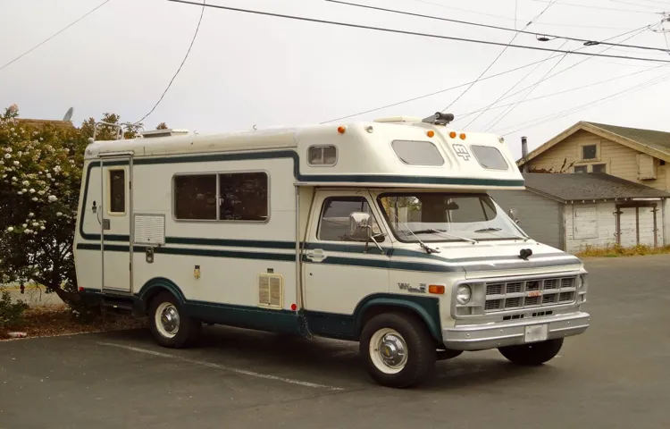 how to open an old rv awning